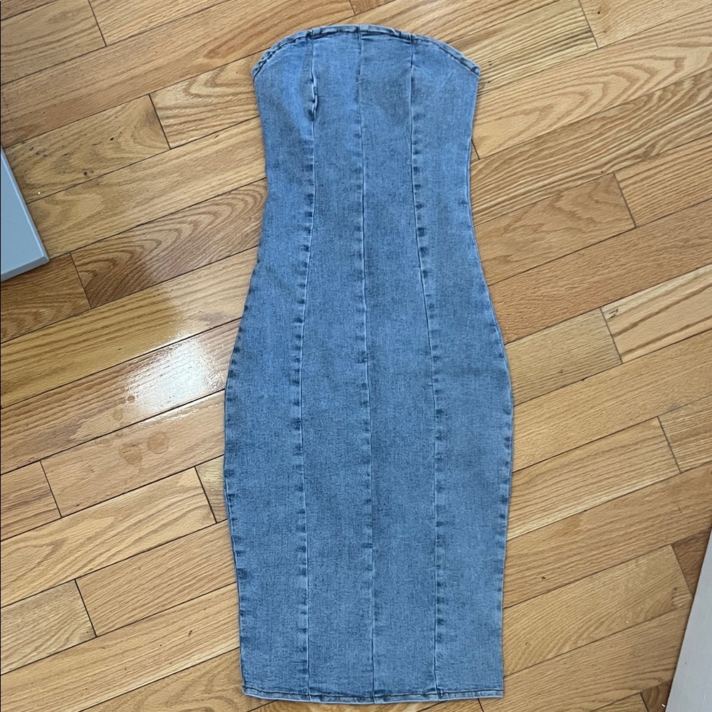 Elegant Strapless Denim Dress